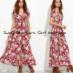 🆕⭐ Boho wine red floral button down maxi